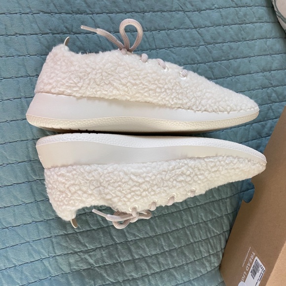 NIB Allbirds Wool Runner Fluff White Sneaker Sz 8 - Picture 4 of 15